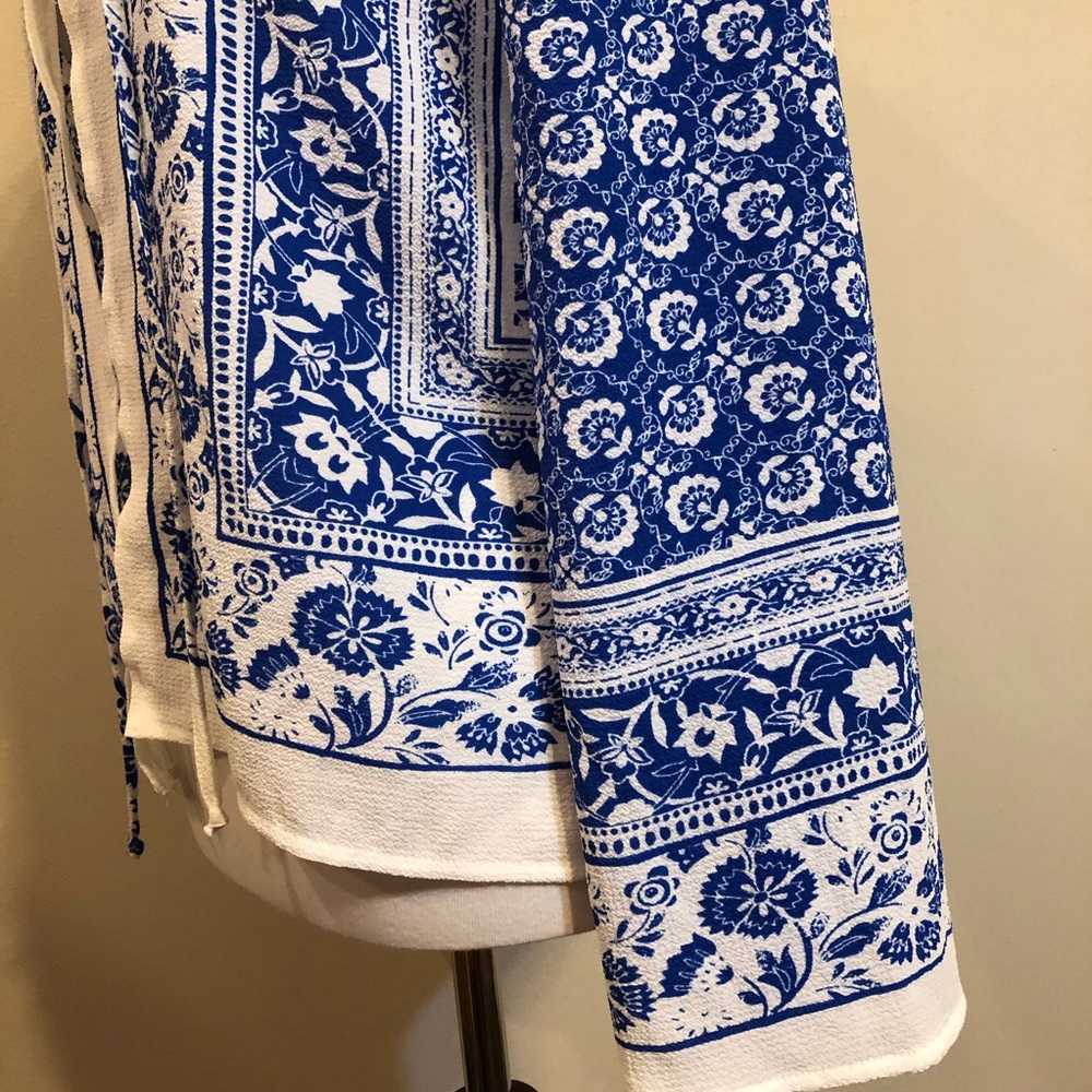 Blu Pepper Blue & White Boho Floral Print Top - Picture 8 of 16